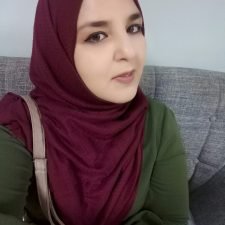معلمة لغة عربية